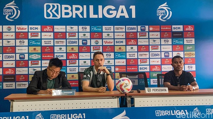 Pelatih Persebaya Paul Munster