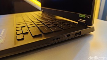 Untuk GPU kami hadirkan dalam dua versi, yang paling tinggi adalah RTX 4060 dan ada juga versi RTX 4050, ungkap Darien. Dengan segala kecanggihan dan ketangguhannya ini, Asus TUF Gaming A14 ditawarkan seharga Rp 22.999.000. Foto: (Panji Saputro/detikINET).