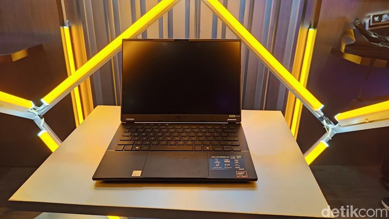 Selain ROG Ally X, Asus turut mendatangkan laptop gaming terbarunya ke Tanah Air. Berikut penampakan Asus ROG Zephyrus G16 & TUF Gaming A14.