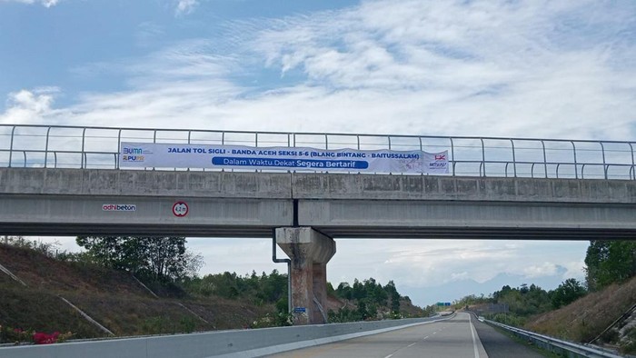 Penampakan Tol Sigli-Banda Aceh yang Tarifnya Naik 12 Persen PT Hutama Karya (Persero) (Hutama Karya) akan segera menerapkan penyesuaian tarif Tol Sigli-Banda Aceh (Sibanceh). Penyesuaian ini akan membuat tarif jalan tol ini naik sekitar 12%.