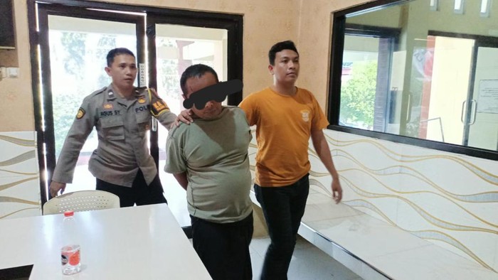 Pencuri kotak amal di Lamongan yang mau pakai uang amal itu buat main biliar.