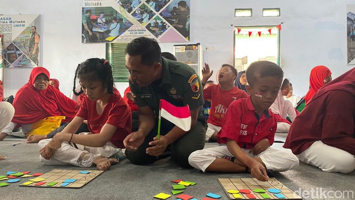 Penyandang disabilitas mengikuti lomba agustusan