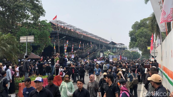 Pantauan massa penolak pengesahan revisi UU Pilkada saat melakukan aksi di Kota Jogja, Kamis (22/8/2024).