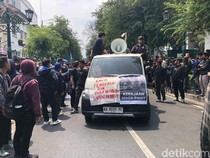 Butet Harap Sultan Pisowanan Ageng Jilid 2 Jika DPR Ngotot Revisi UU Pilkada