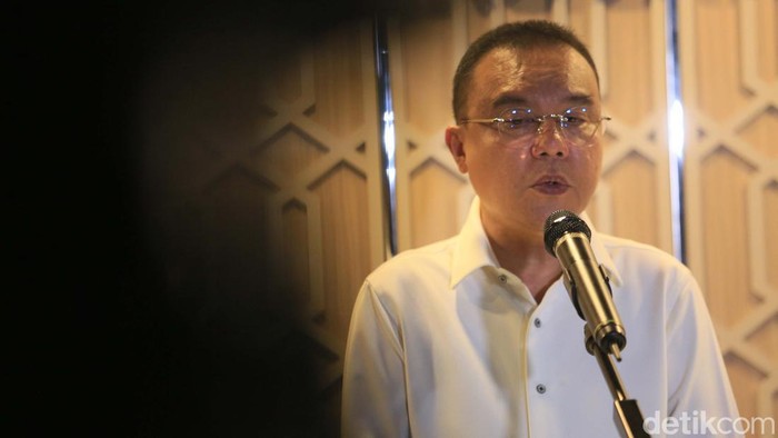 Pimpinan DPR Sufmi Dasco Ahmad menegaskan revisi UU Pilkada batal. Dia menyebut putusan yang berlaku adalah Putusan MK Nomor 60 dan Nomor 70.