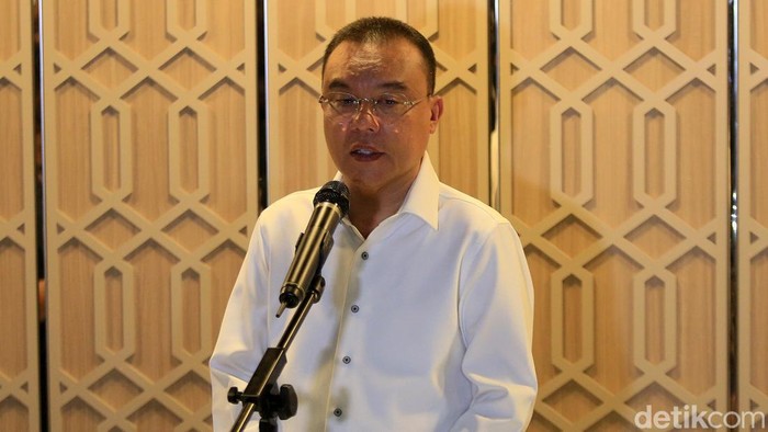 Pimpinan DPR Sufmi Dasco Ahmad menegaskan revisi UU Pilkada batal. Dia menyebut putusan yang berlaku adalah Putusan MK Nomor 60 dan Nomor 70.