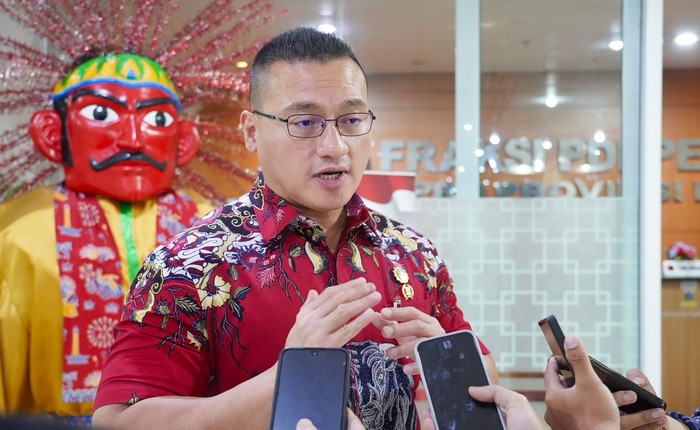 Politisi PDI Perjuangan, Hardiyanto Kenneth