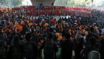 Potret Massa Tolak RUU Pilkada Duduki Gedung DPRD Sulsel