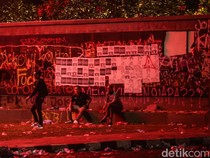 Potret Tembok Gedung DPR Penuh Vandalisme