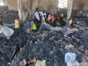 Jerit Pedagang Korban Kebakaran Pasar Induk Krian Minta Segera Direlokasi