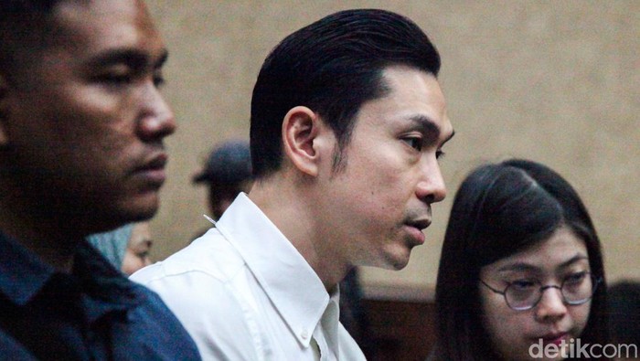 Sidang lanjutan pengusaha Harvey Moeis di kasus korupsi tata kelola timah dilanjutkan. Jaksa belum menghadirkan Sandra Dewi sebagai saksi hari ini, melainkan dari PT Timah.