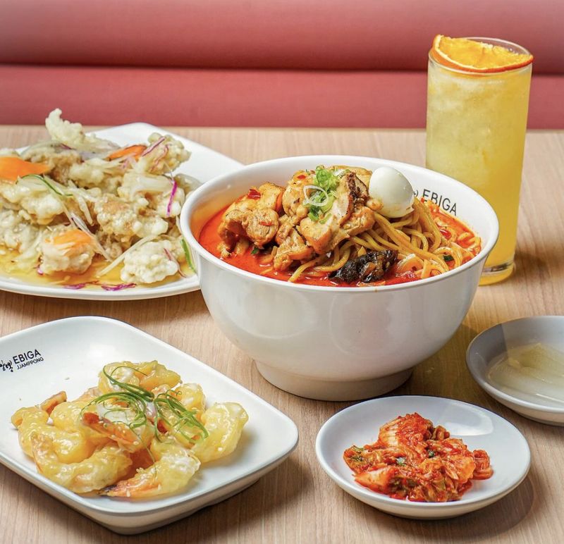 Slurpp! 5 Jjampong Seafood dan Daging yang Pedas Gurih Ada di Sini
