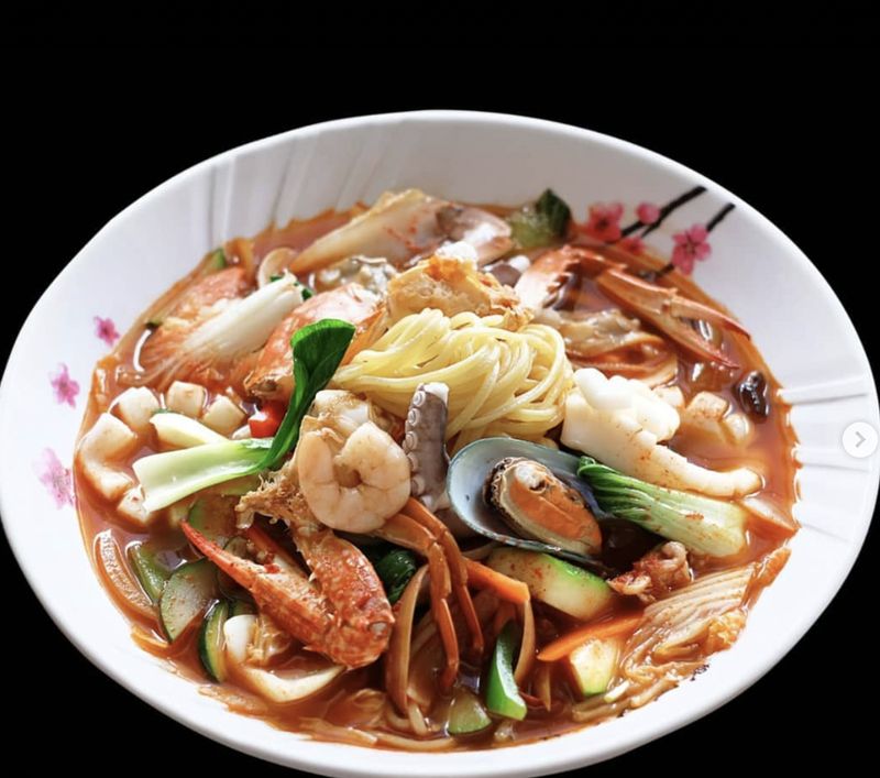 Slurpp! 5 Jjampong Seafood dan Daging yang Pedas Gurih Ada di Sini