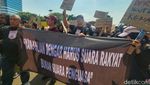 Suara-suara Rakyat Ramaikan Demo di Depan Gedung DPR