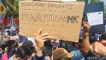 Suara-suara Rakyat Ramaikan Demo di Depan Gedung DPR