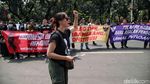 Suasana Aksi Tolak Revisi UU Pilkada di MK