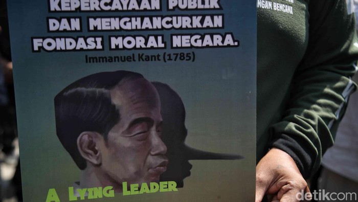Suasana Aksi Tolak Revisi UU Pilkada di MK Sejumlah pengunjuk rasa melakukan aksi di gedung Mahkamah Konstitusi (MK), Jakarta, Kamis (22/8/2024).