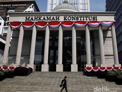 Suasana Gedung MK Jelang Demo Tolak RUU Pilkada