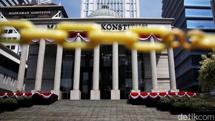 Gedung MK akan disambangi demonstran yang meonlak revisi Undang-Undang Pilkada, Kamis (22/8/2024). Begini suasana gedung MK jelang aksi.