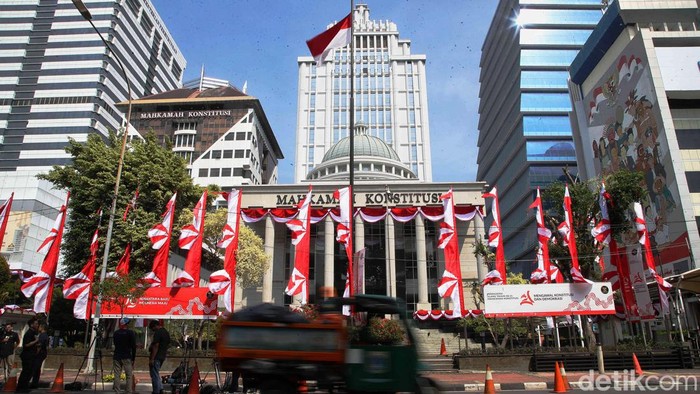 Gedung MK akan disambangi demonstran yang meonlak revisi Undang-Undang Pilkada, Kamis (22/8/2024). Begini suasana gedung MK jelang aksi.