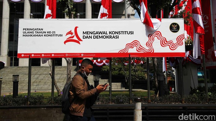 Suasana Gedung MK Jelang Demo Tolak RUU Pilkada Gedung MK akan disambangi demonstran yang meonlak revisi Undang-Undang Pilkada, Kamis (22/8/2024). Begini suasana gedung MK jelang aksi.