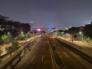 Situasi Malam Ini di Depan DPR: Massa Demo Mulai Dibubarkan