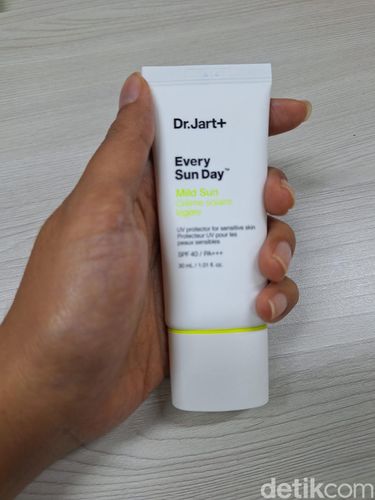 Sunscreen Kulit Sensitif dan Berjerawat