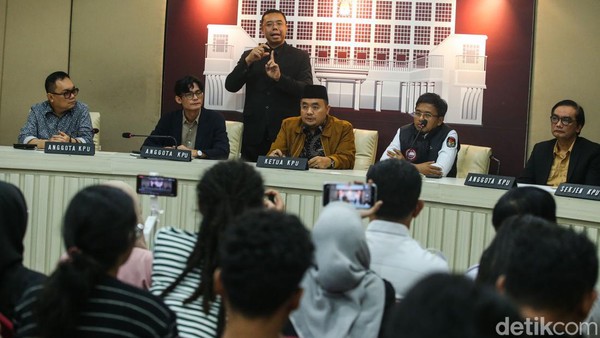Takut Disanksi Lagi, KPU Akan Konsultasi ke DPR soal Putusan MK