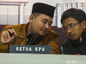 Partisipasi Pemilih di Pilkada: Pilgub 71,39%, Pilbup 74,41%, Pilwalkot 67,74%
