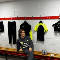 Baru-baru ini, penampilan pemain Peterborough United tersebut kembali jadi viral. Dalam laga pembuka Divisi Satu Liga Utama Wanita Inggris, ia sukses membawa tim menang 4-1 melawan Worcester City. Foto: Instagram Tara Mae Kirk