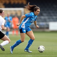 Nama Tara Mae Kirk mulai jadi perbincangan pada 2023. Wanita yang bermain semi-pro untuk Peterborough United itu menoreh perhatian setelah sukses menciptakan gol. Foto: Instagram Tara Mae Kirk