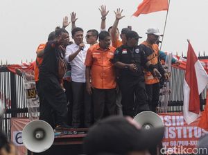 Temui Massa di DPR, Habiburokhman: Tidak Ada Pengesahan UU Pilkada