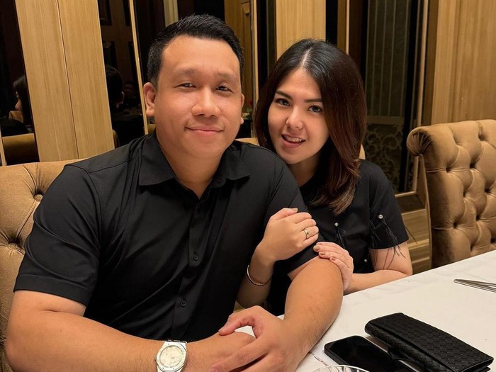 Tina Toon dan Suami