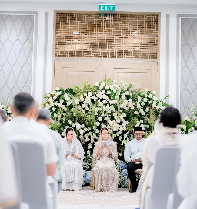 Putri pertama Tora Sudiro itu diketahui akan segera melepas masa lajang dengan menikahi kekasihnya, Muhammad Ivan. Sebelum menikah, Nabila mengadakan acara pengajian yang dihadiri oleh keluarga dan kerabat dekat. Foto: Instagram/@t_orasudi_ro