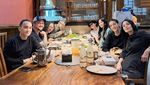 Kompaknya Tora Sudiro dan Keluarga Saat Makan Bersama