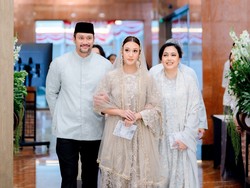 8 Foto Pengajian Jelang Pernikahan Putri Tora Sudiro, Kompak Bareng Eks Istri