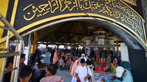 Potret Suasana Tradisi Basapa di Makam Syekh Burhanuddin