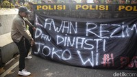 Ada sejumlah perubahan pasal dalam UU Pilkada. Baleg DPR sepakat usia calon kepala daerah dihitung saat pelantikan seperti putusan Mahkamah Agung terhadap PKPU, bukan saat penetapan seperti penegasan MK dalam putusan terhadap gugatan UU Pilkada.