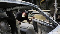 Dibengkel ini mobil yang dimodifikasi bisa menjadi lebih elegan dan sporty. Harga yang ditawarkanpun masih bisa dibilang terjangkau dengan kualitas yang bagus dan detail.