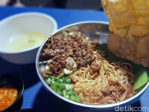 Bakmi Ragam Topping di Kawasan Mayestik