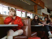 Makna Lagu Prom Queen - Beach Bunny beserta Liriknya Makna Lagu Prom Queen - Beach Bunny beserta Liriknya