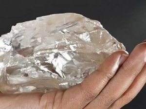 Penampakan Berlian Jumbo Seberat 2.492 Karat, Terbesar Kedua di Dunia