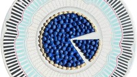 Motif piring yang cantik bertemu dengan motif susunan blueberry yang juga cantik. Alhasil lukisan dessert ini pun jadi salah satu yang mengagumkan dari Christina. Foto: Bored Panda