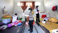 Penggeledahan kamar hunian WBP ini dilakukan oleh Tim gabungan dari petugas Lapas, TNI, Polri dan Badan Narkotika Nasional Kabupaten Gorontalo.