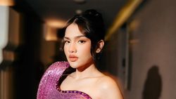 Potret Davina Karamoy yang Bikin Arya Saloka Tergoda