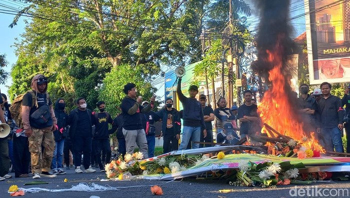 demo di lamongan