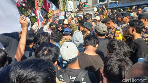 demo di lamongan
