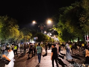 Demo di DPR Aceh Dibubarkan Paksa Polisi, 5 Orang Ditangkap