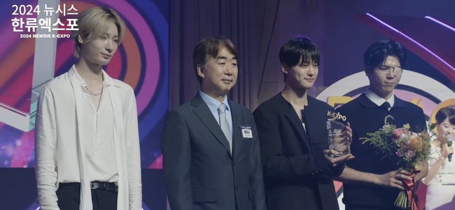 Tak ketinggalan, ada grup KPop pertama dengan seluruh personelnya yang mengalami gangguan pendengaran, Big Ocean. Di acara NEWSIS K-EXPO 2024, personel Big Ocean diberikan penghargaan Hallyu Special Award. Foto: Instagram