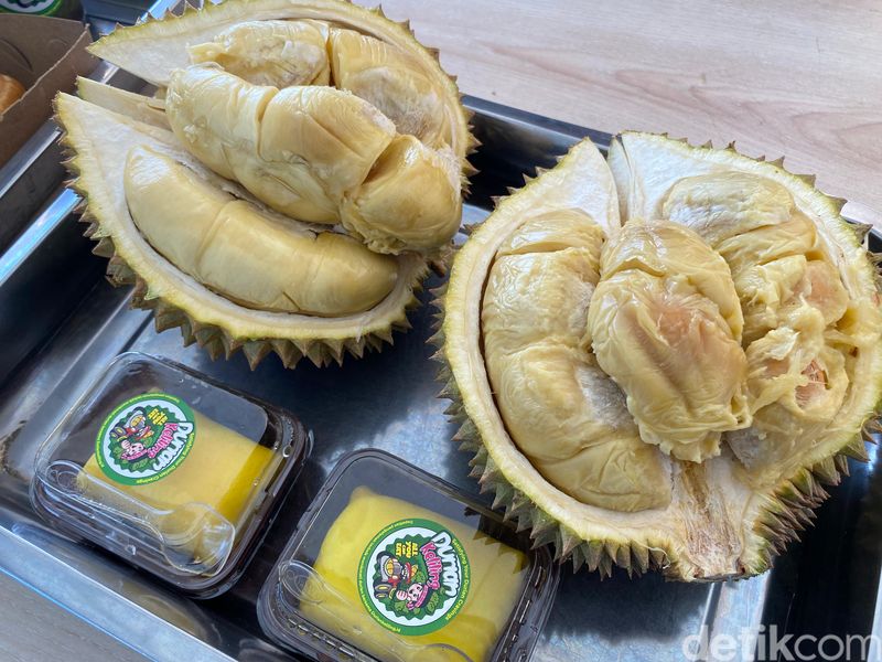 Pesta Durian di Kokas bisa makan sepuasnya, karena ada AYCE Durian